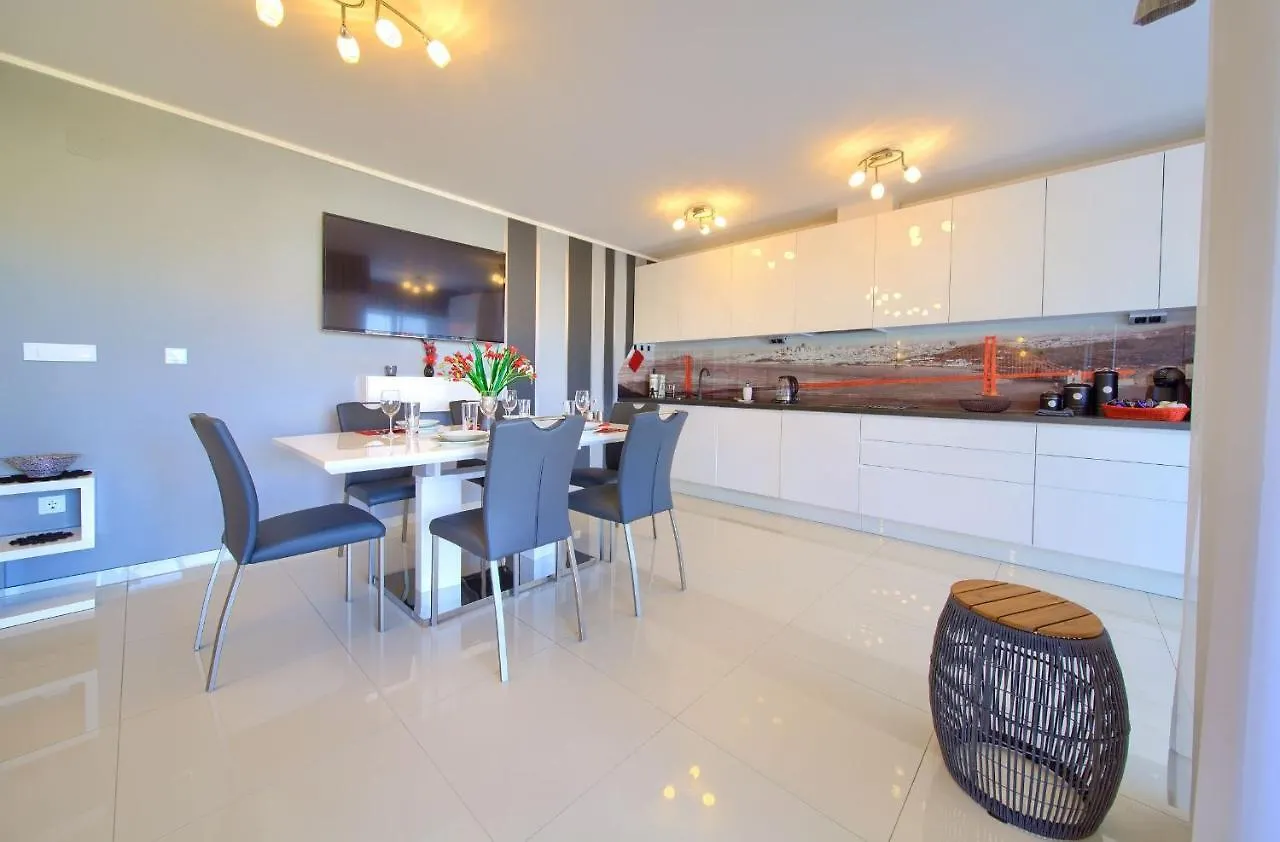 Apartment Crystal Aura Malinska 0*,  Κροατία