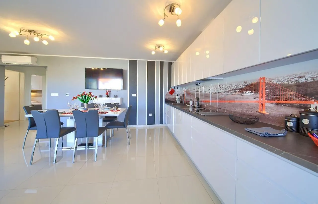 Apartment Crystal Aura Malinska